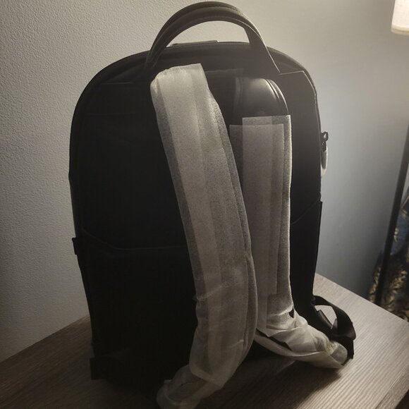 Velocity Backpack - Picture 3 of 5